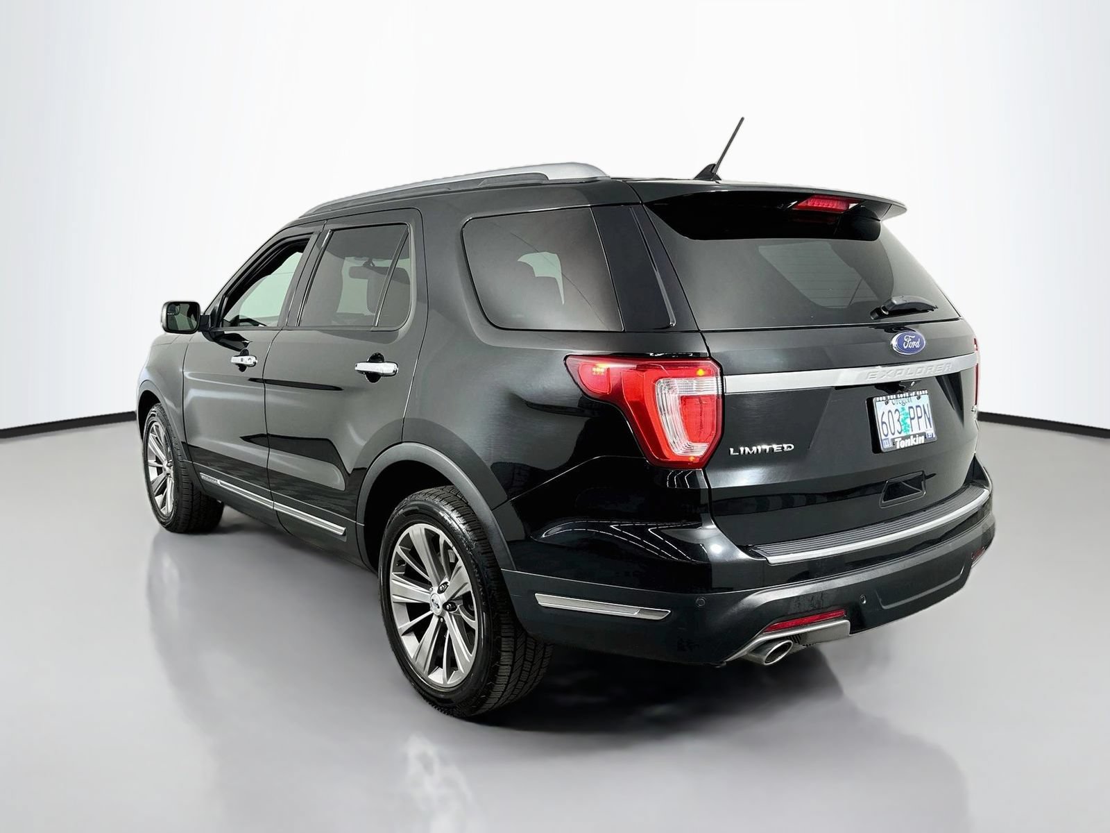 Used 2018 Ford Explorer Limited AWD/4WD image 6