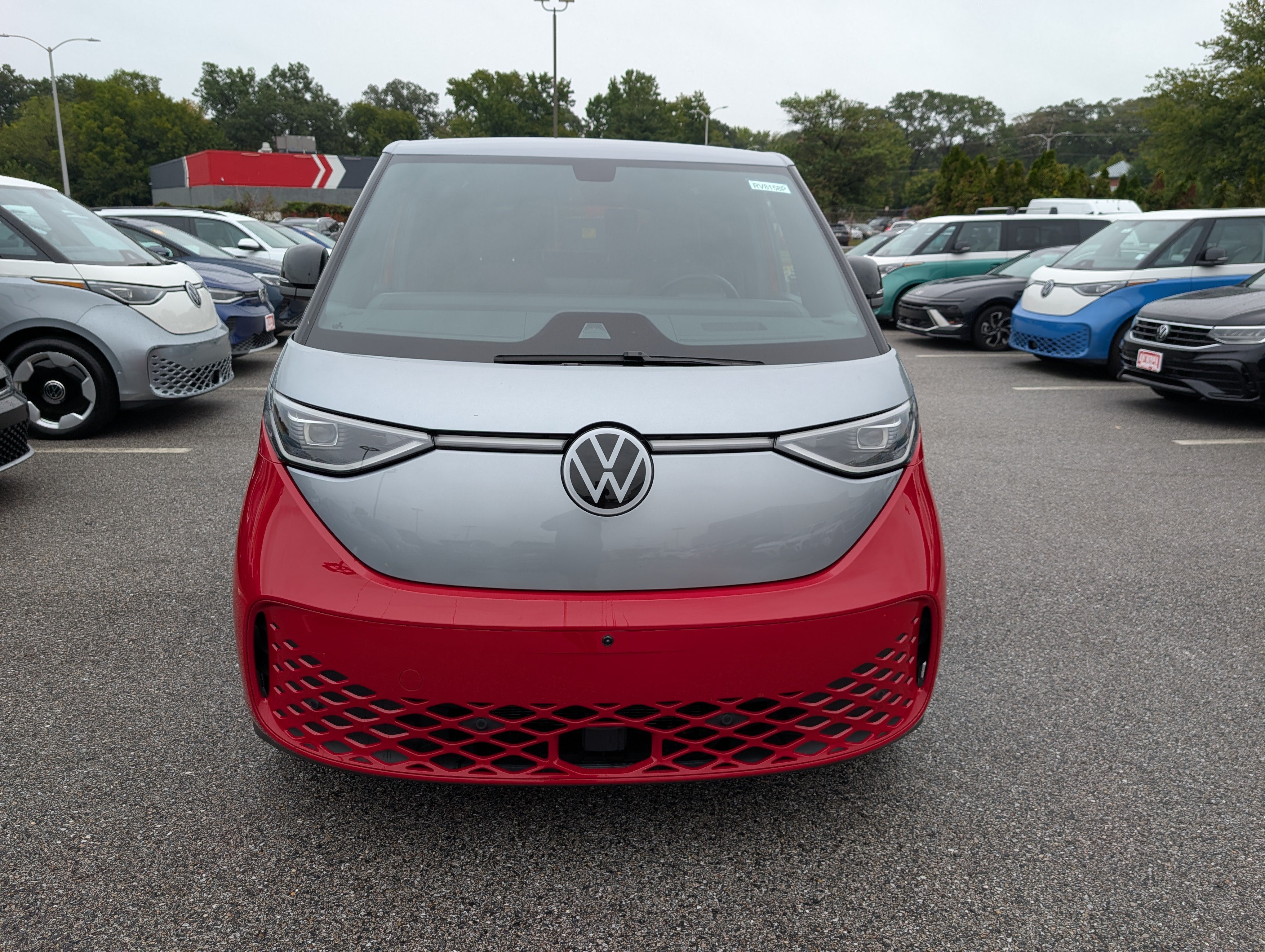 Used 2025 Volkswagen ID. Buzz Pro S Plus AWD/4WD image 8