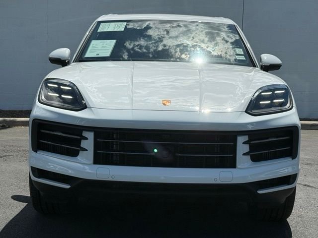 Used 2025 Porsche Cayenne AWD/4WD image 6