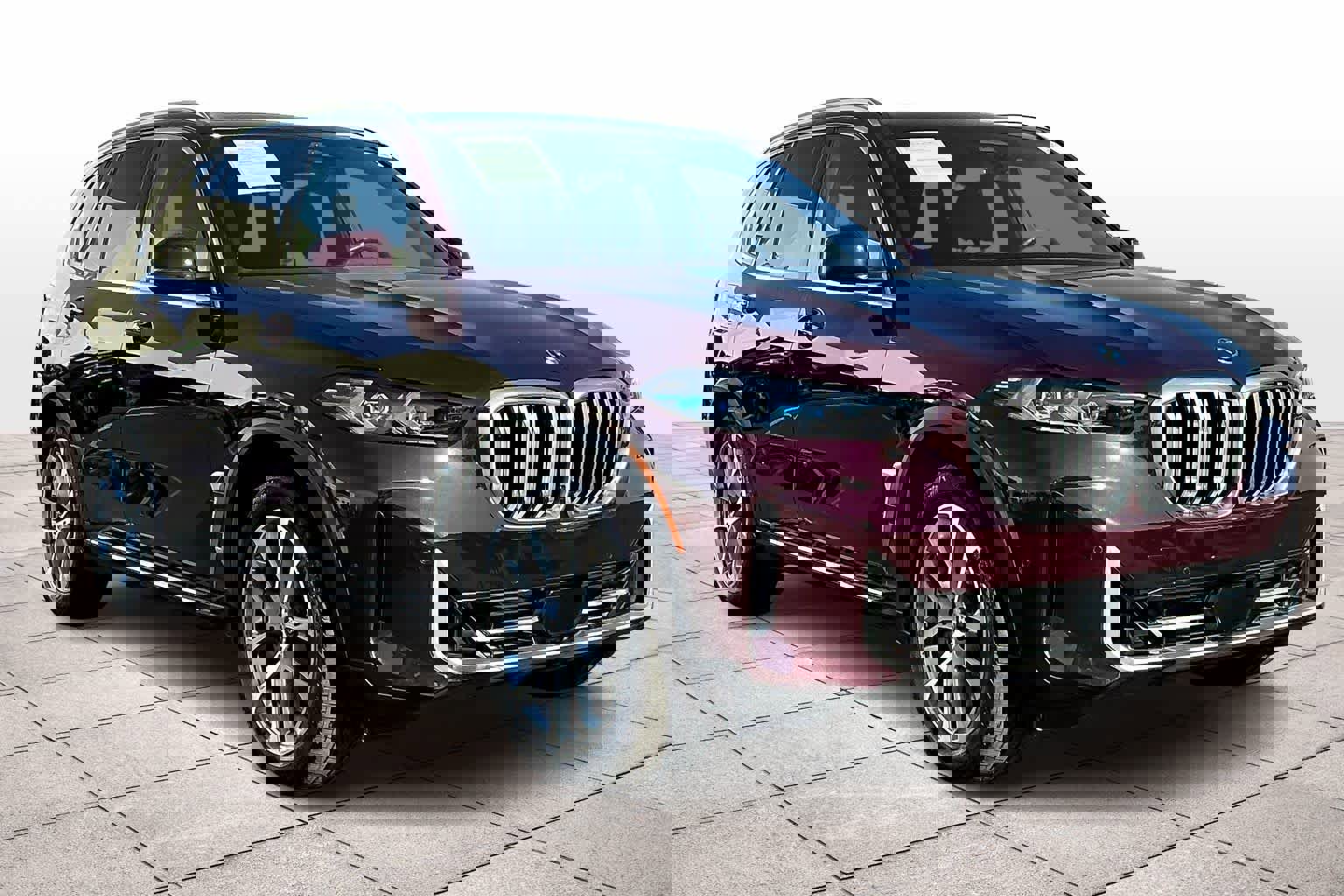 Used 2025 BMW X5 xDrive50e w/ Premium Package image 2
