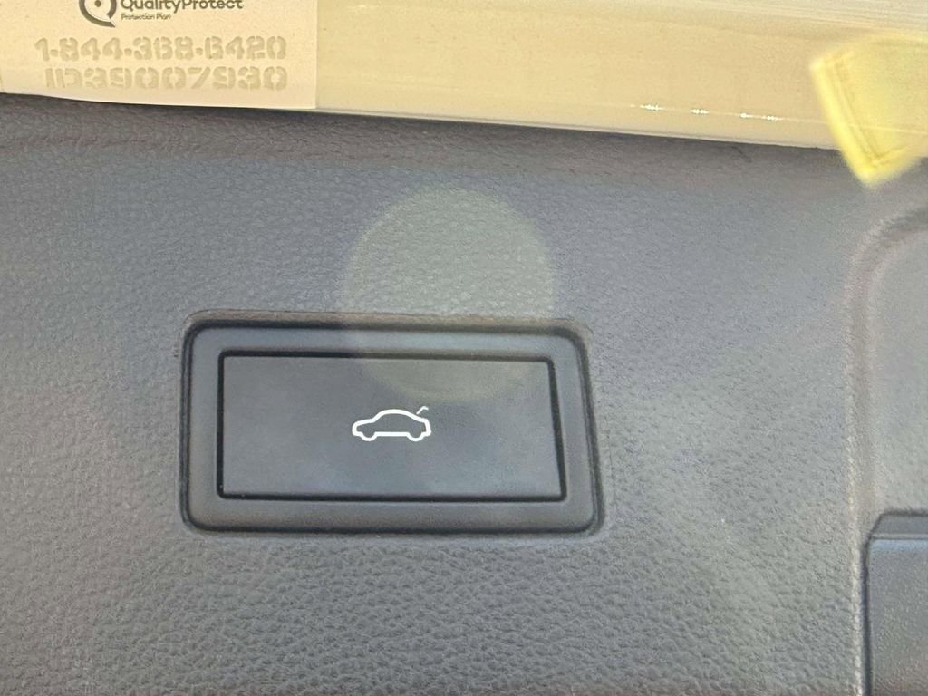 Used 2021 Volkswagen Atlas SE image 9