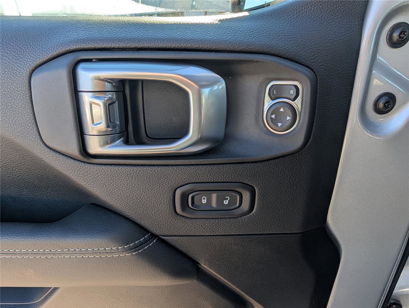 Used 2023 Jeep Wrangler Sahara w/ Cold Weather Group image 20