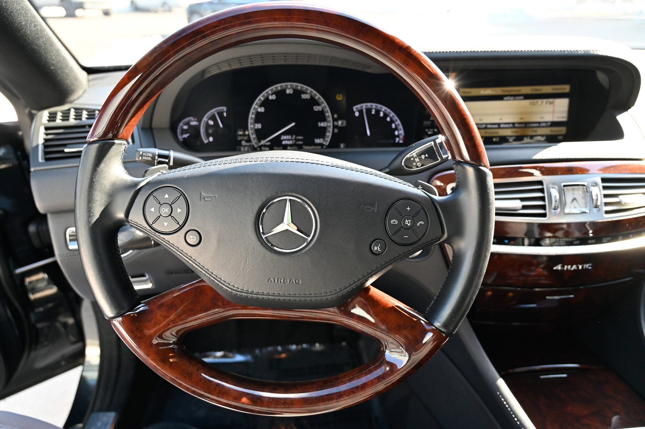 Used 2013 Mercedes-Benz CL 550 4MATIC image 25