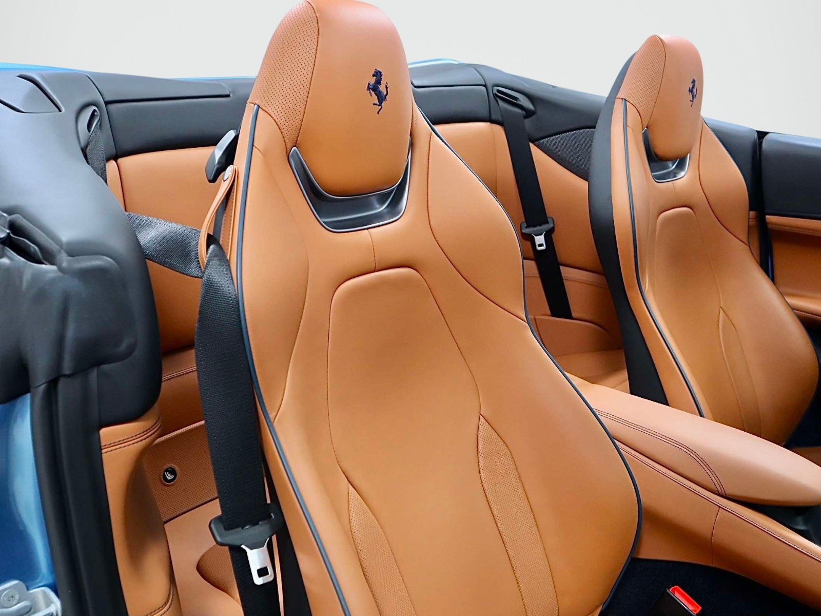 Certified 2022 Ferrari Portofino M RWD image 16