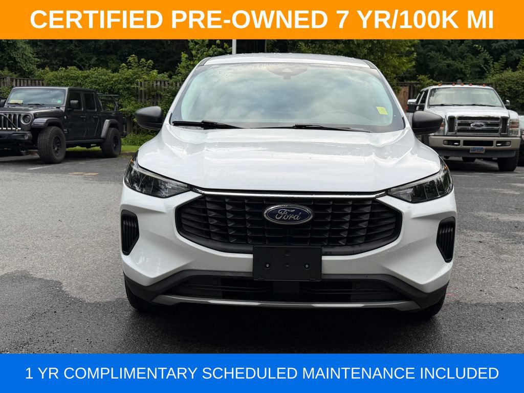 Used 2023 Ford Escape Active AWD/4WD image 2
