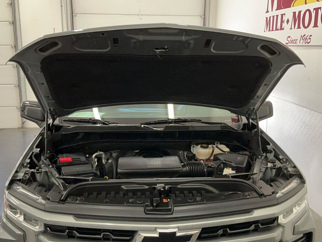 Used 2023 Chevrolet Silverado 1500 RST w/ Z71 Off-Road Package AWD/4WD image 25