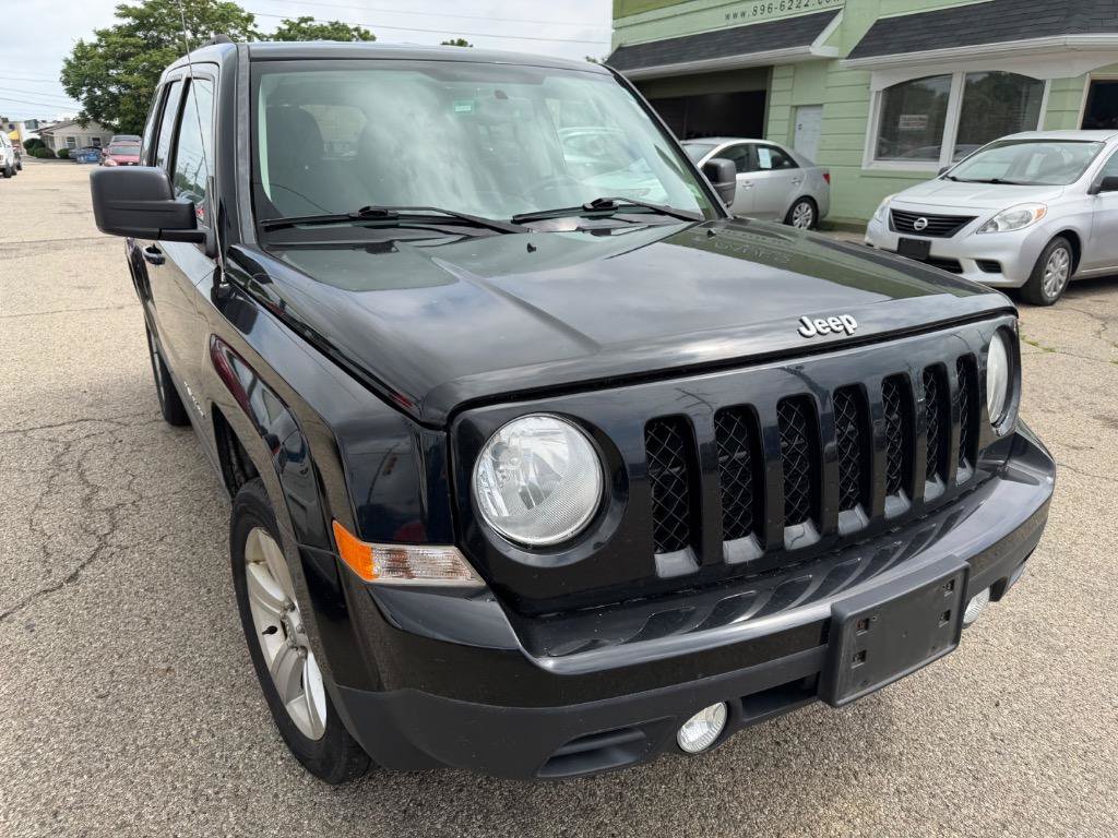 Used 2014 Jeep Patriot Latitude AWD/4WD image 4