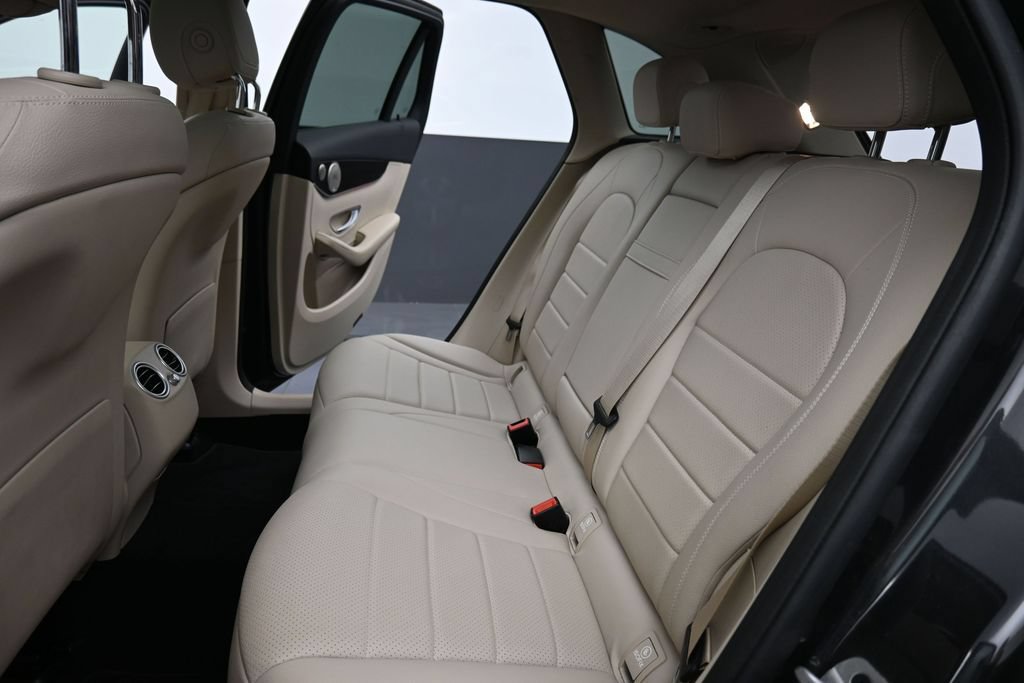 Used 2021 Mercedes-Benz GLC 300 4MATIC image 15