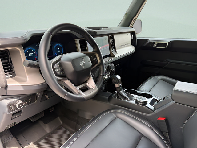 Used 2025 Ford Bronco Outer Banks AWD/4WD image 17