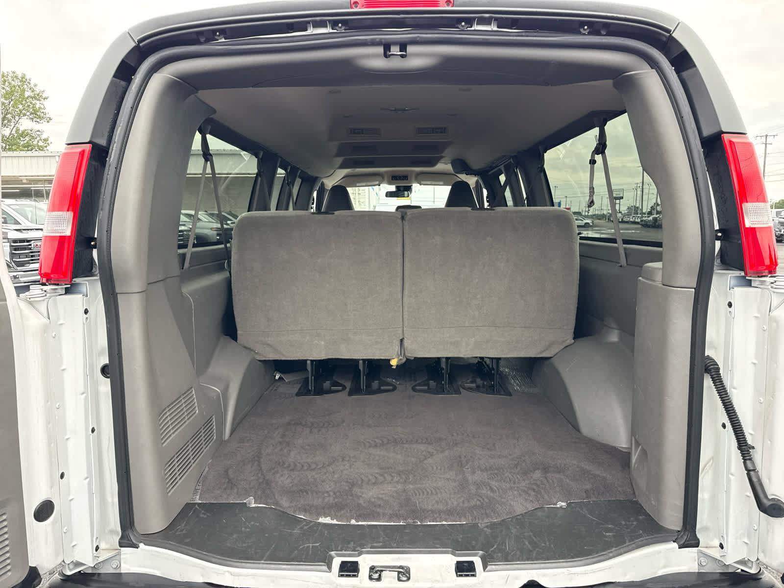 Certified 2025 Chevrolet Express 3500 LT w/ LT Preferred Equipment Group RWD image 18