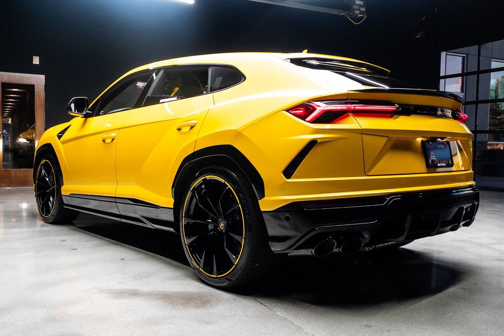 Used 2022 Lamborghini Urus AWD/4WD image 30