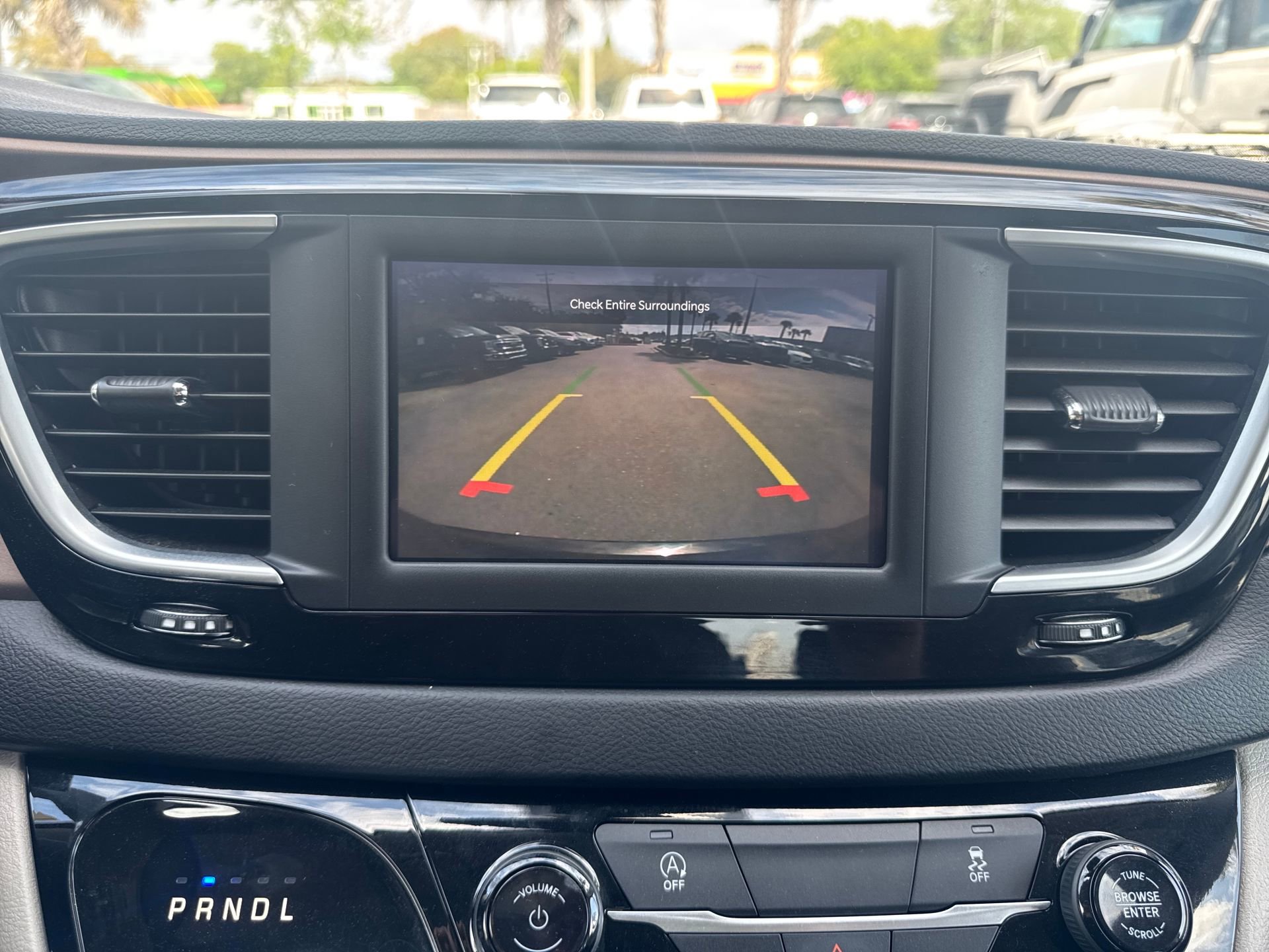 Used 2023 Chrysler Voyager LX image 25