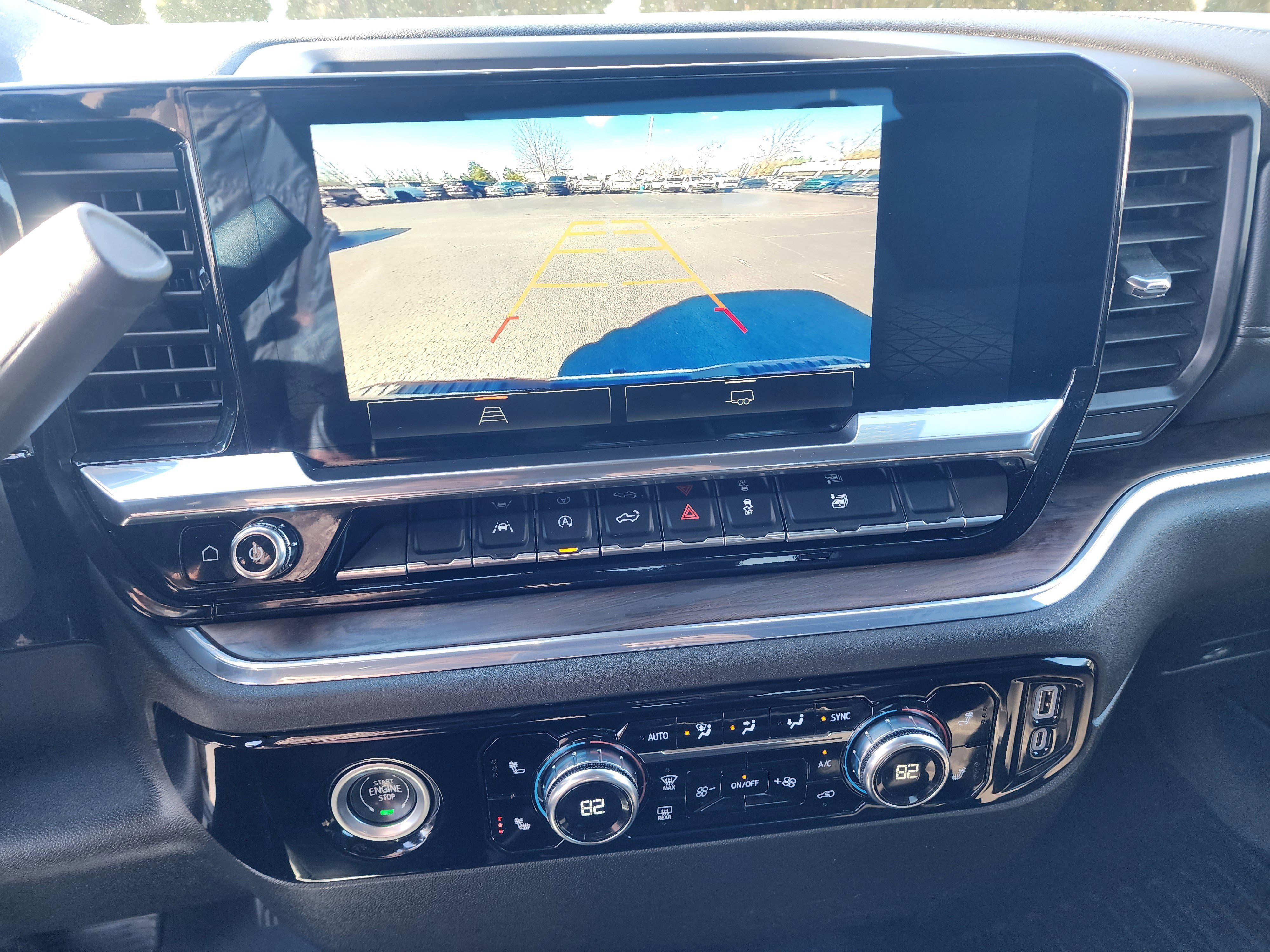 Used 2024 GMC Sierra 1500 SLT image 32