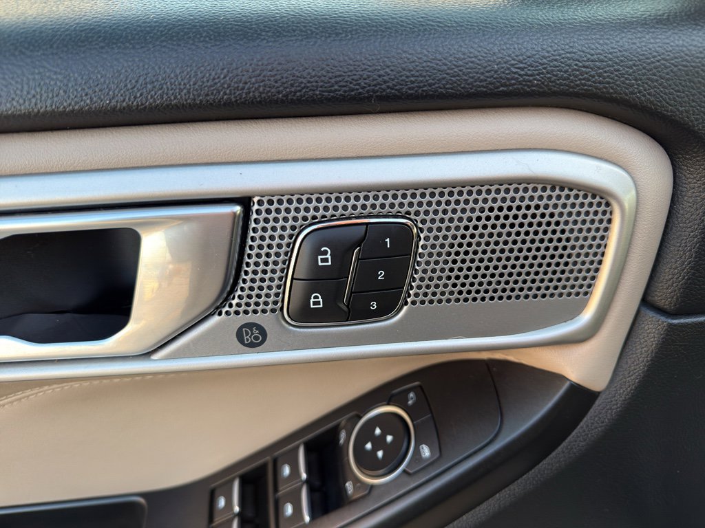 Used 2020 Ford Explorer Limited image 13