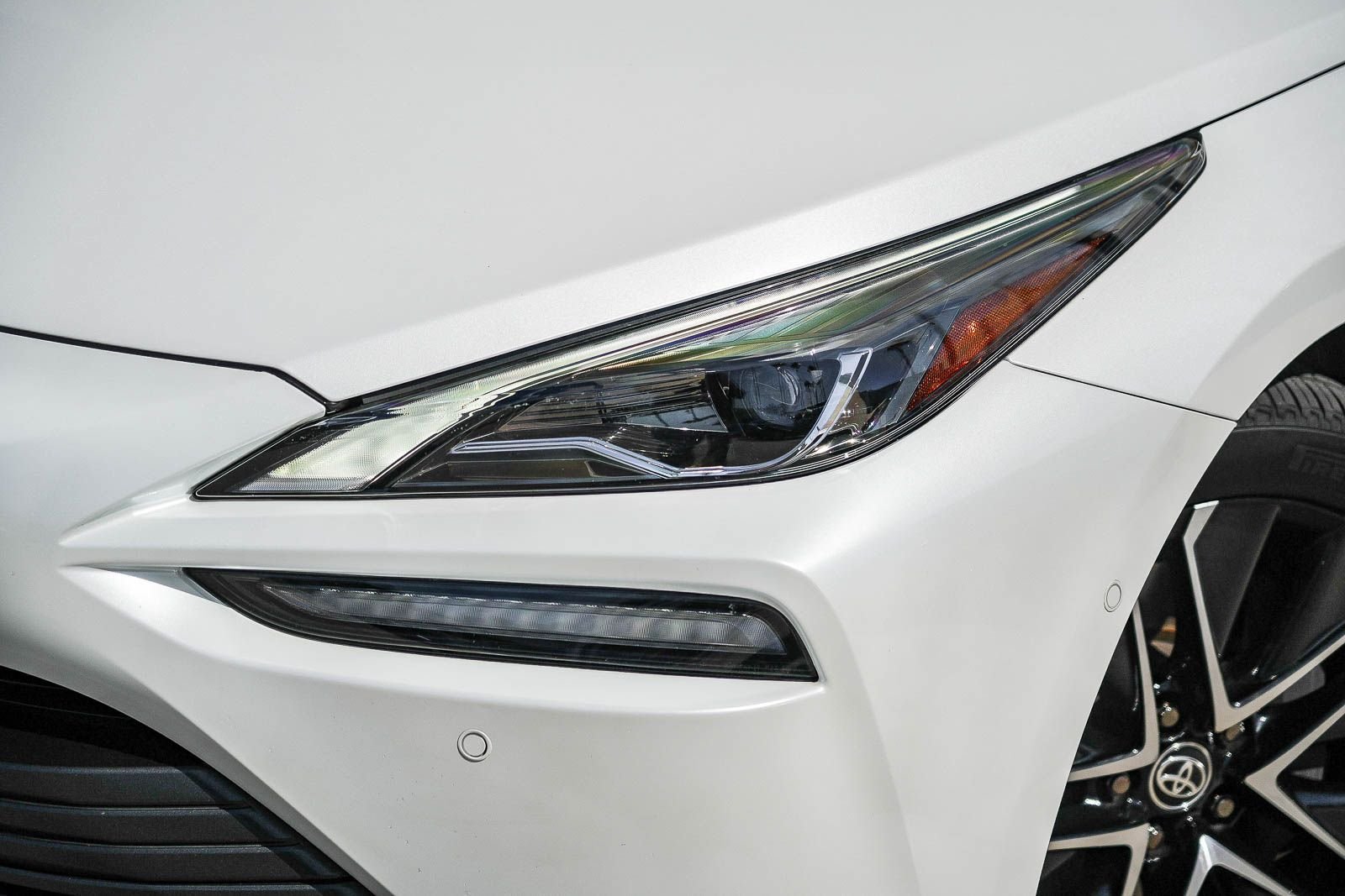 Certified 2021 Toyota Mirai RWD image 2