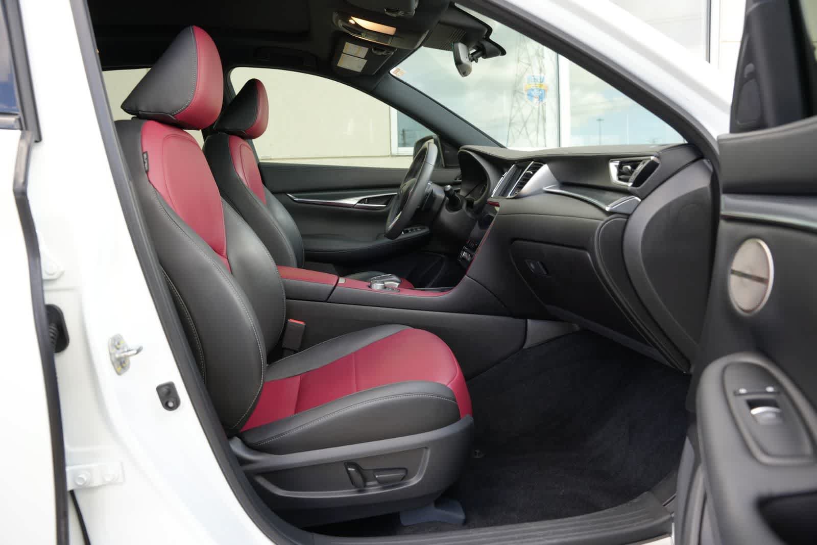 Used 2025 INFINITI QX50 Sport AWD/4WD image 23