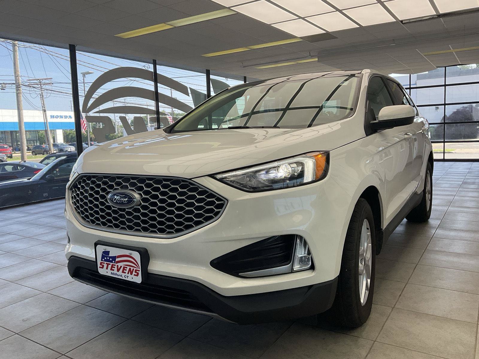 Used 2023 Ford Edge SEL w/ Convenience Package AWD/4WD image 3