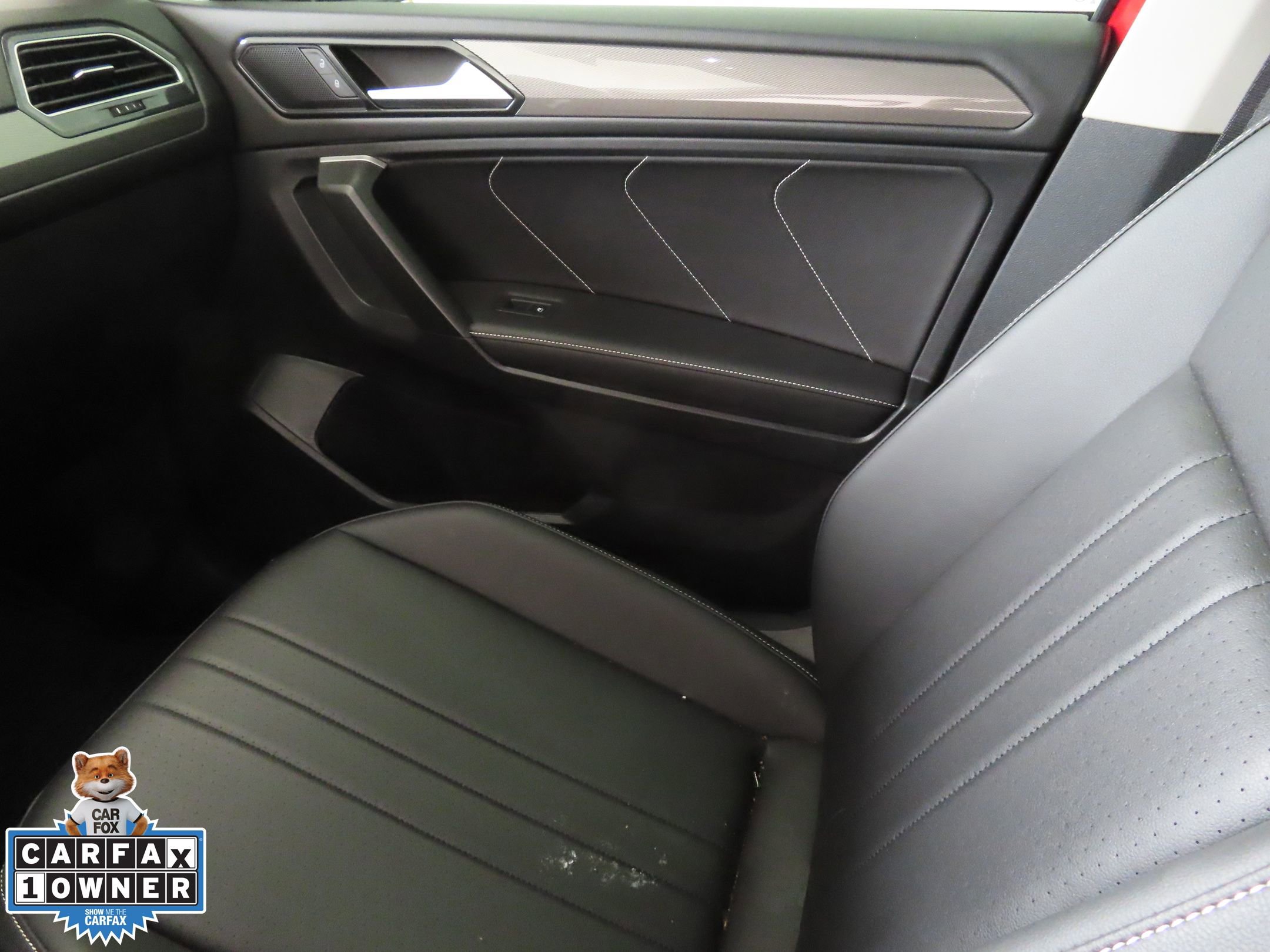 Used 2023 Volkswagen Tiguan SE w/ Panoramic Sunroof Package FWD image 21