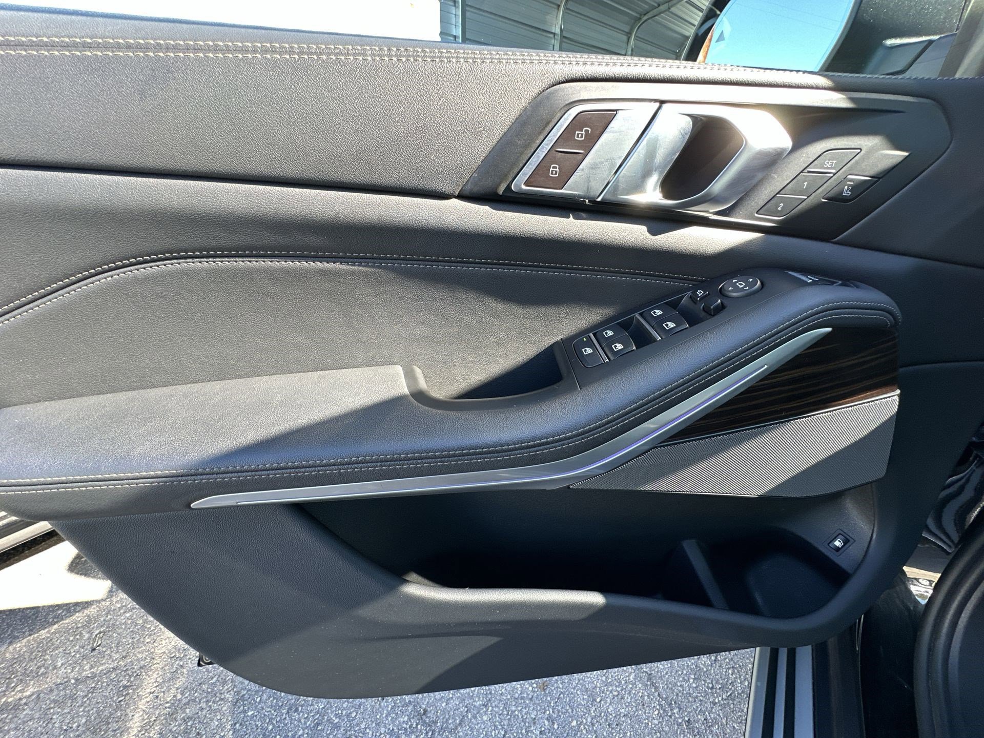 Used 2024 BMW X5 xDrive50e image 32