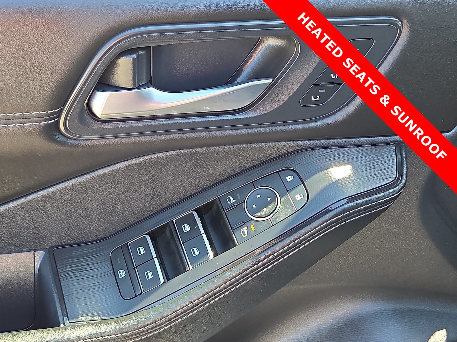 Used 2025 Nissan Rogue SL w/ Tech Package FWD image 13