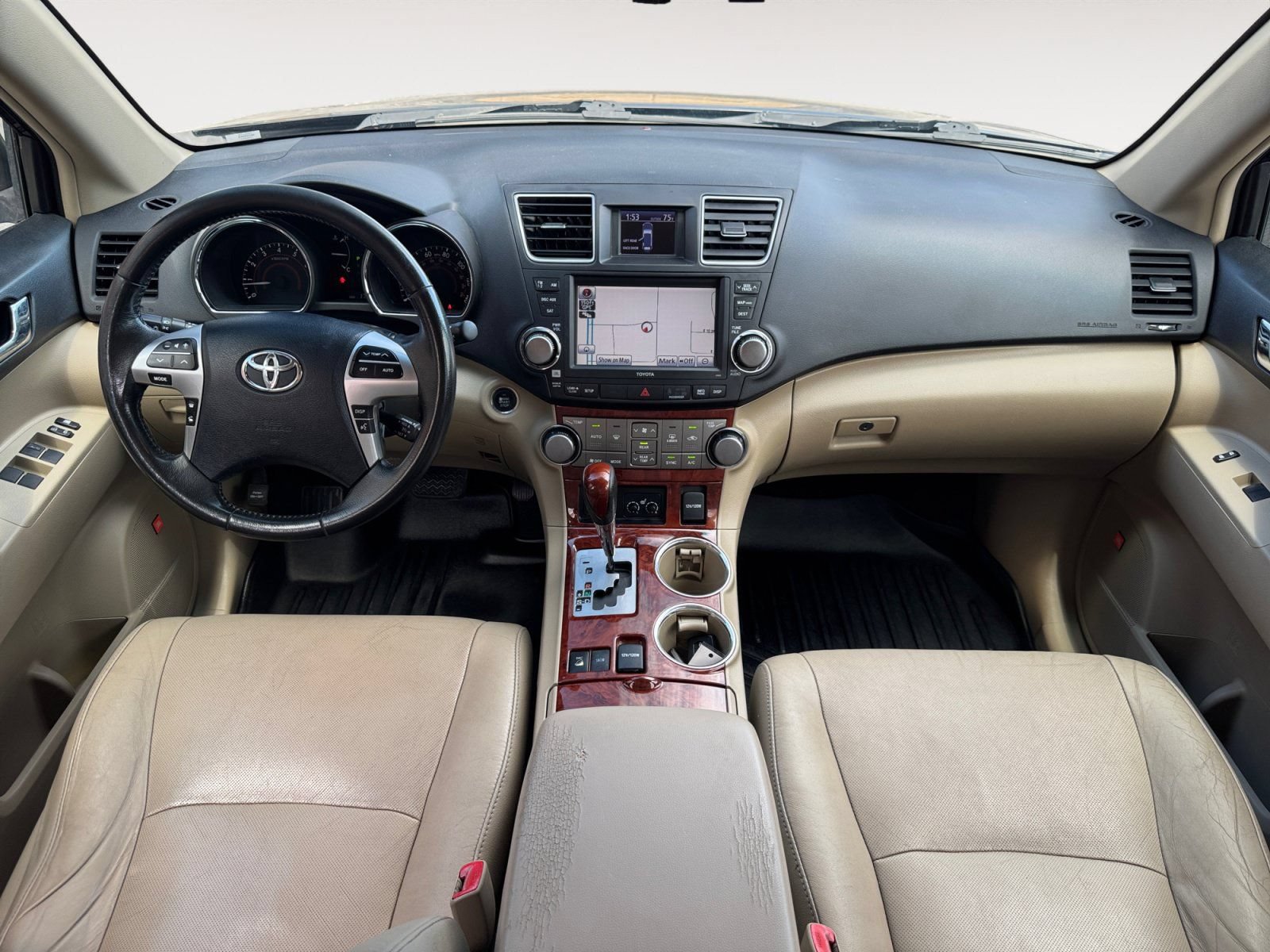 Used 2012 Toyota Highlander Limited w/ Tow Pkg AWD/4WD image 10