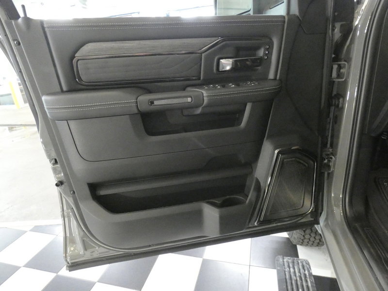 New 2026 RAM 3500 Limited AWD/4WD image 29