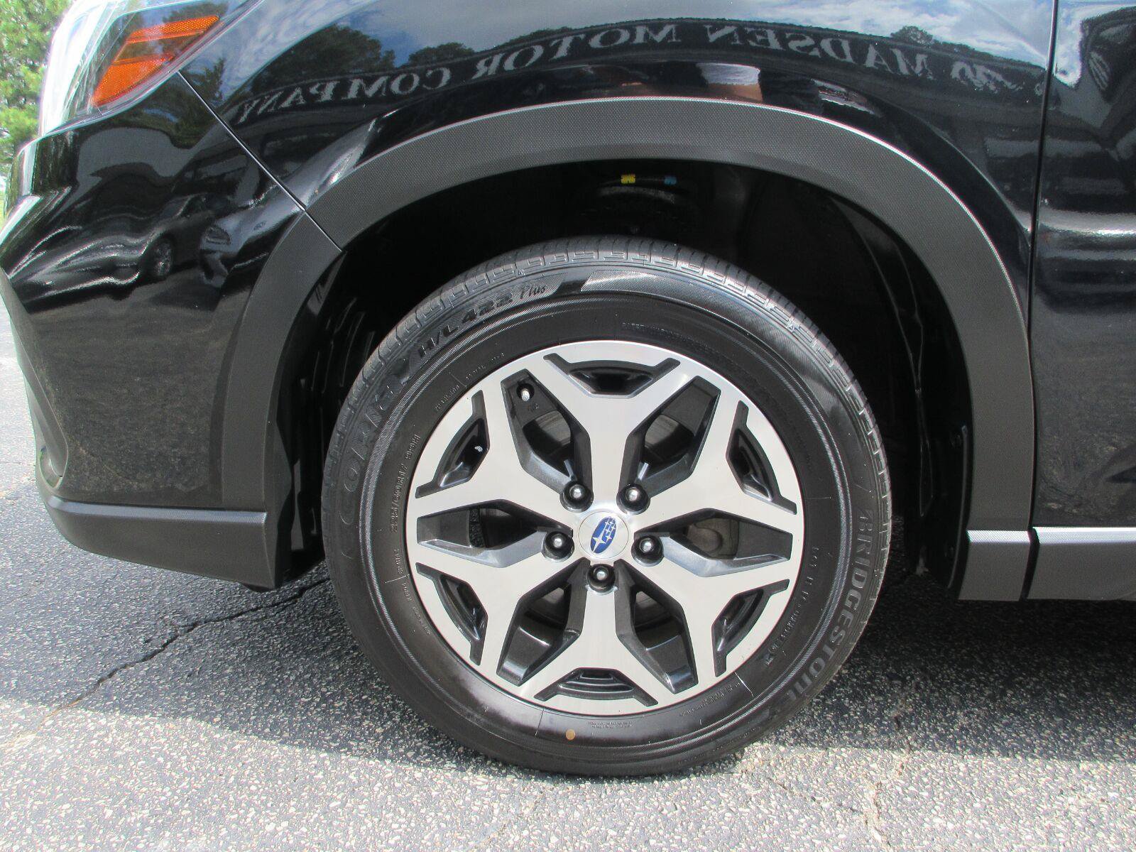 Used 2020 Subaru Forester Premium AWD/4WD image 21
