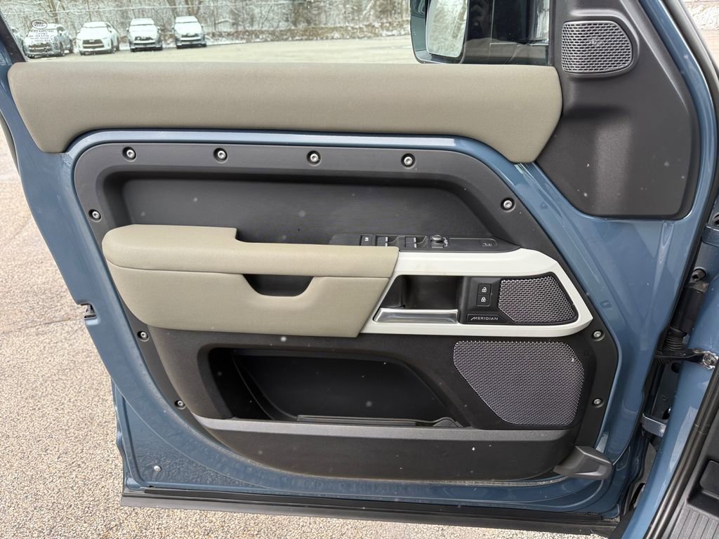 Used 2023 Land Rover Defender 110 S image 13