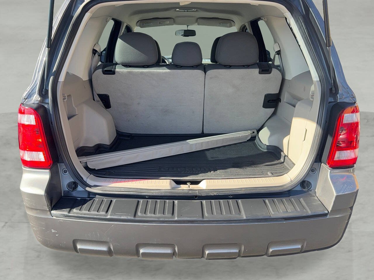 Used 2010 Ford Escape XLS FWD image 19