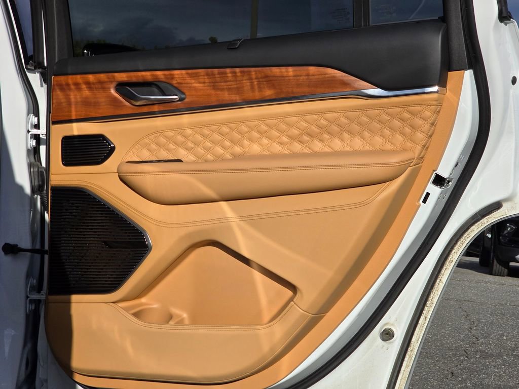 Used 2025 Jeep Grand Cherokee L Summit image 48