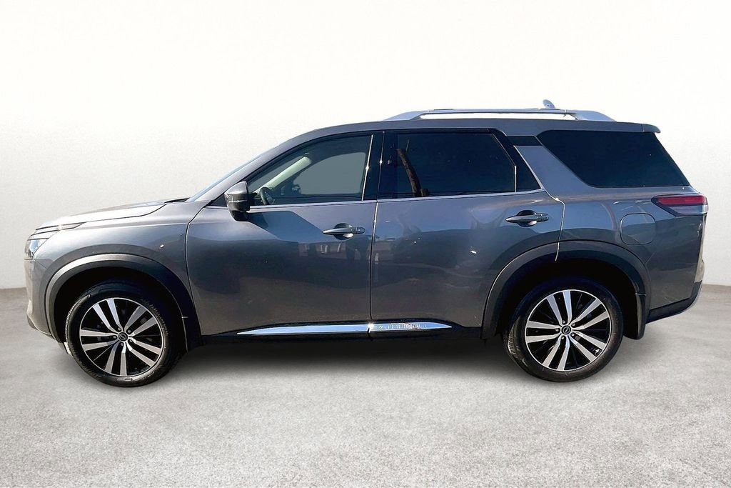 Used 2025 Nissan Pathfinder Platinum image 45
