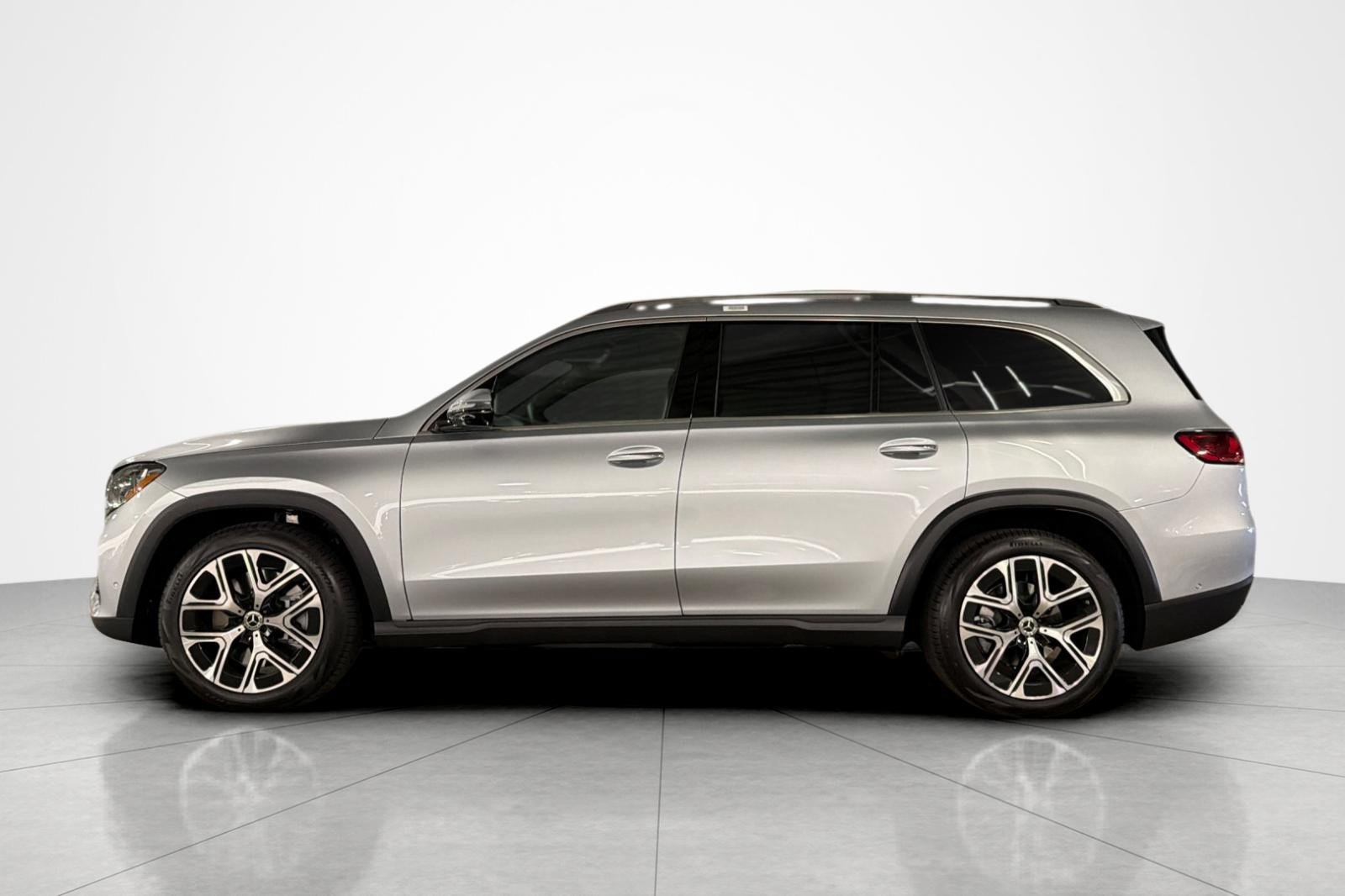 New 2027 Mercedes-Benz GLS 450 4MATIC image 2