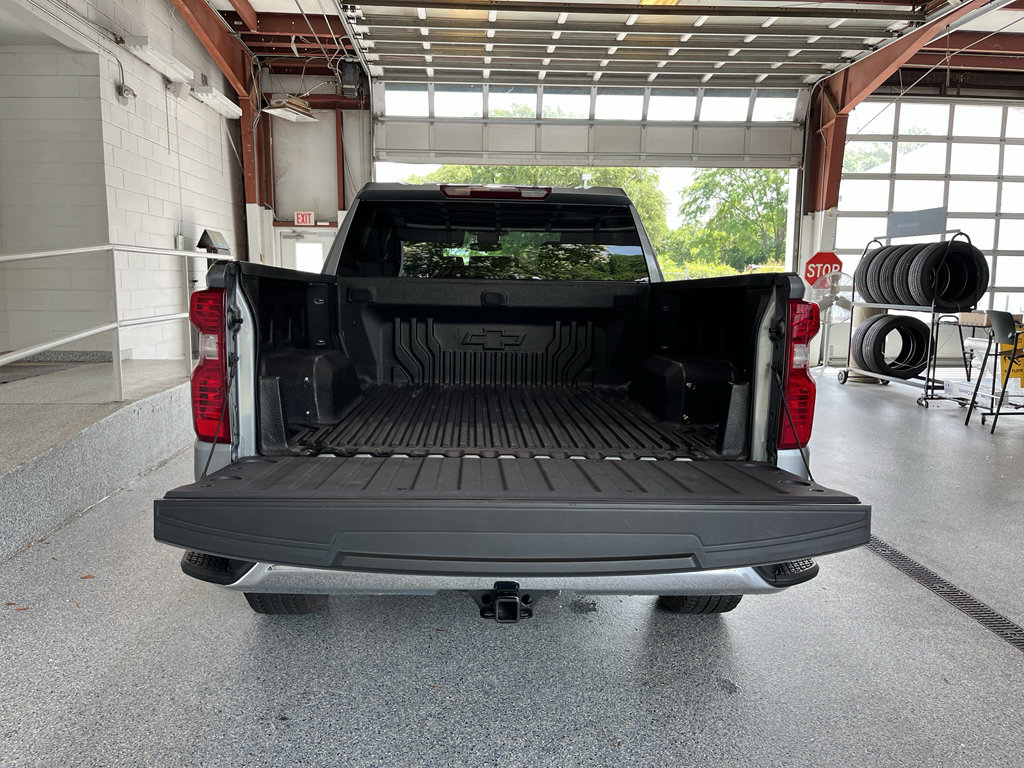 Used 2023 Chevrolet Silverado 1500 LT AWD/4WD image 8