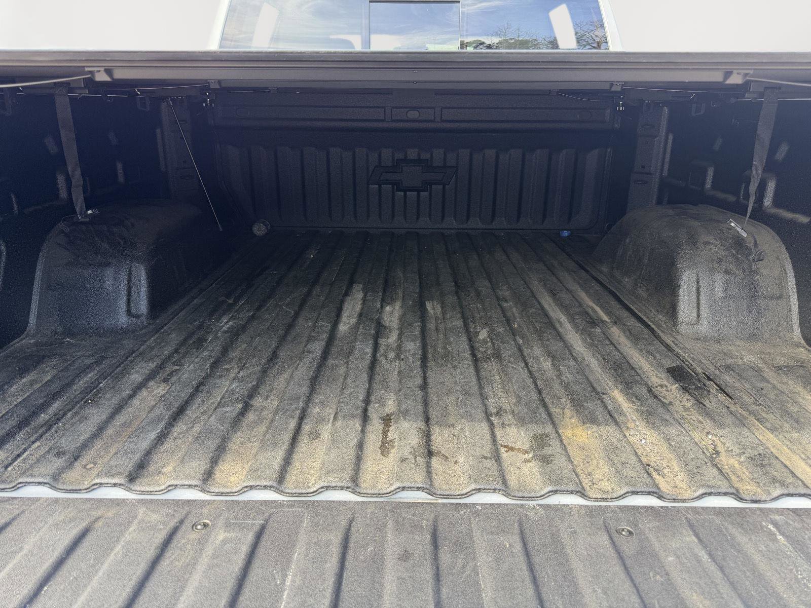 Used 2025 Chevrolet Silverado 1500 LTZ AWD/4WD image 9