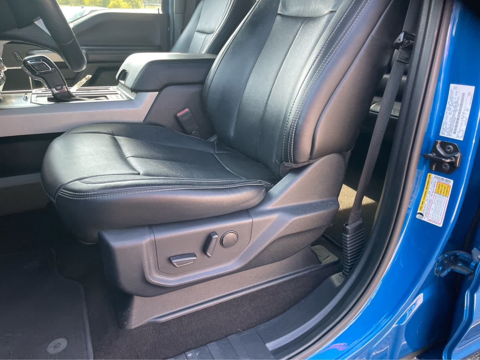 Used 2020 Ford F150 Lariat w/ Equipment Group 502A Luxury RWD image 13