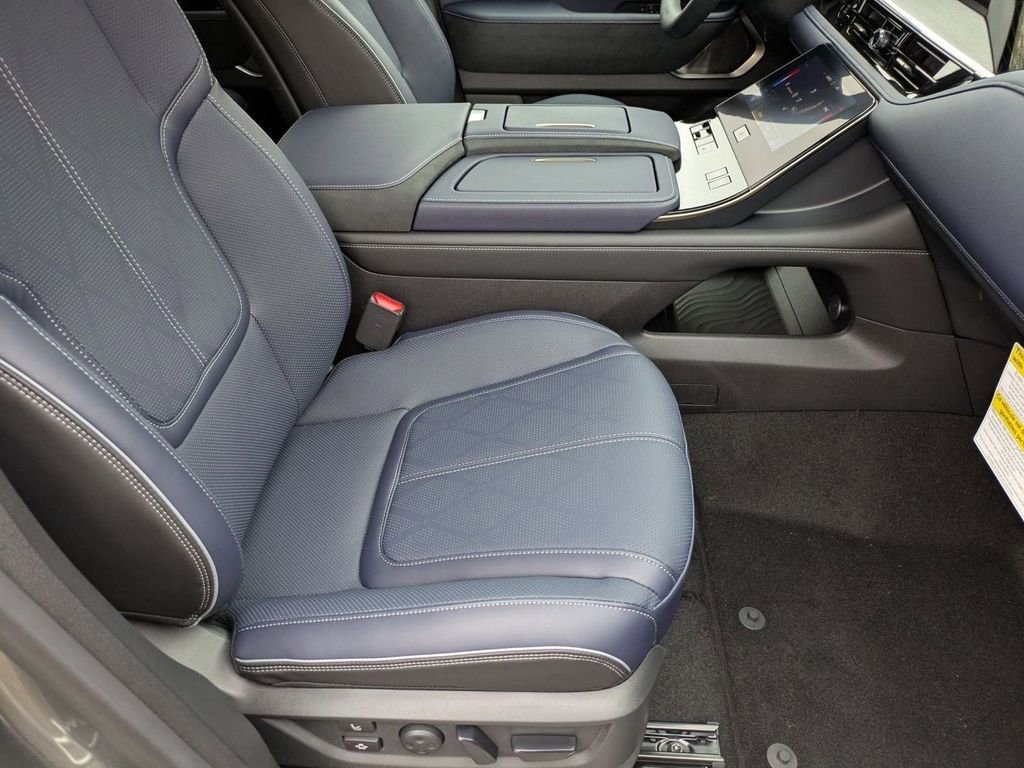 New 2026 INFINITI QX80 4WD w/ Sport Exterior Package image 33