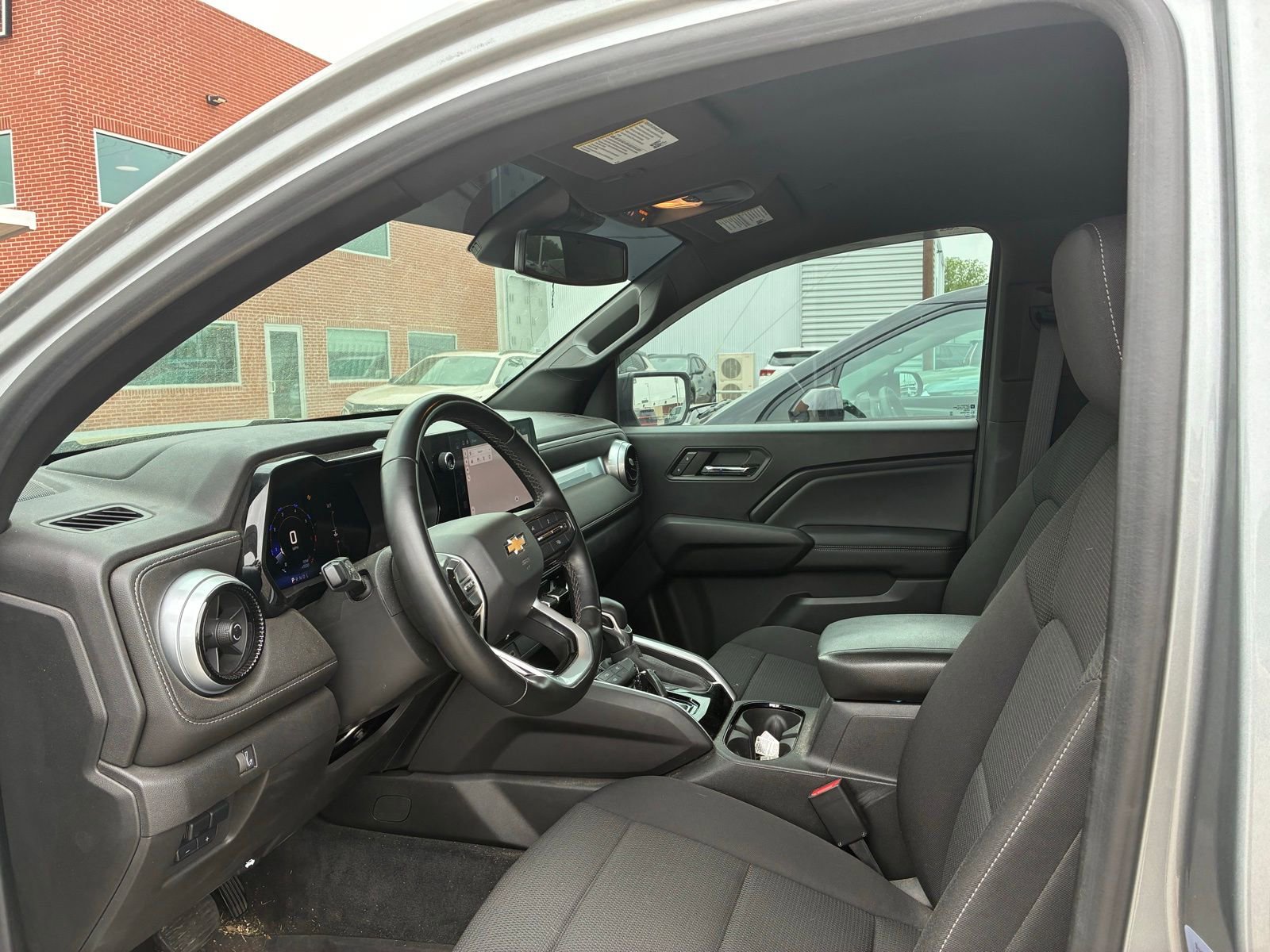 Used 2023 Chevrolet Colorado LT w/ LT Convenience Package II RWD image 3
