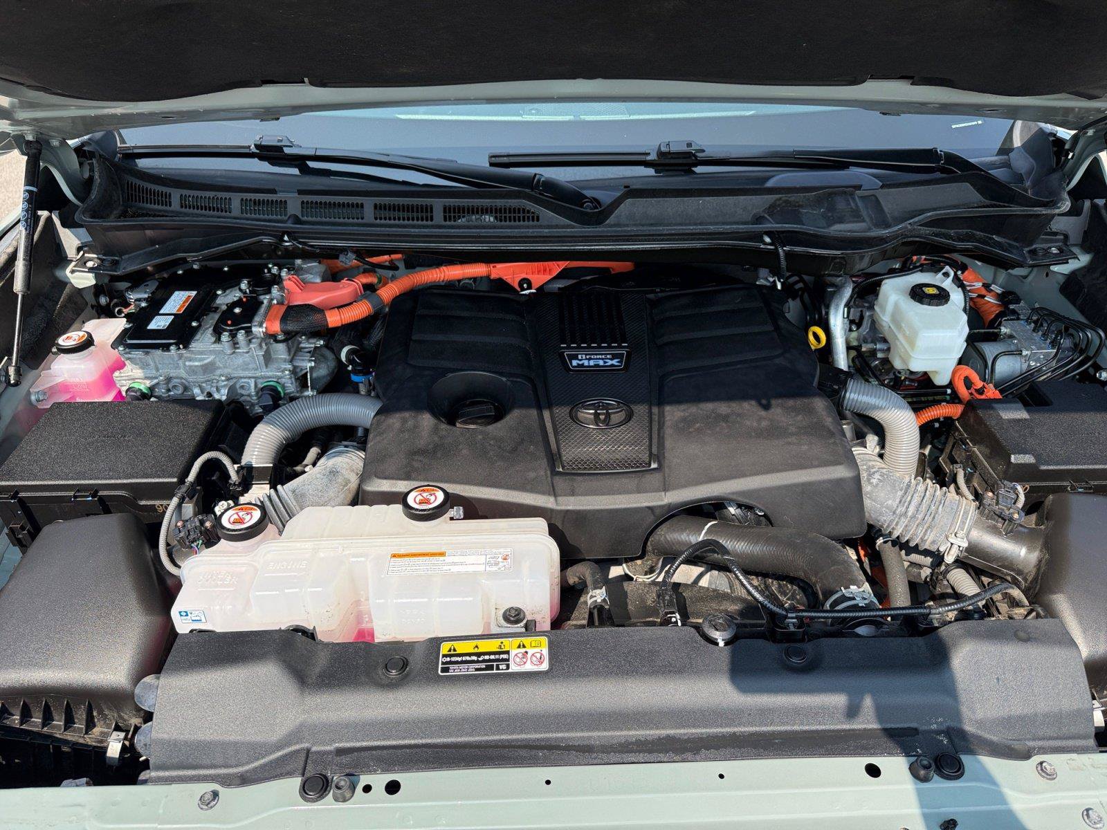 Used 2025 Toyota Tundra Platinum AWD/4WD image 31