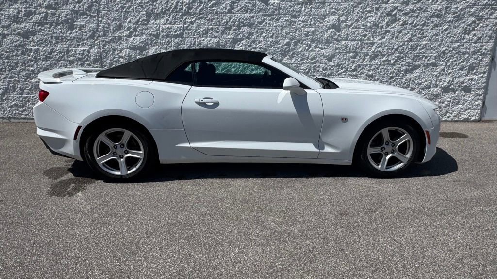 Used 2019 Chevrolet Camaro LT RWD image 2