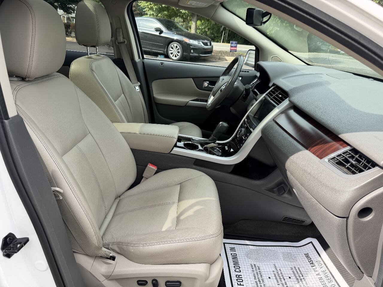Used 2014 Ford Edge Limited w/ Equipment Group 302A AWD/4WD image 23