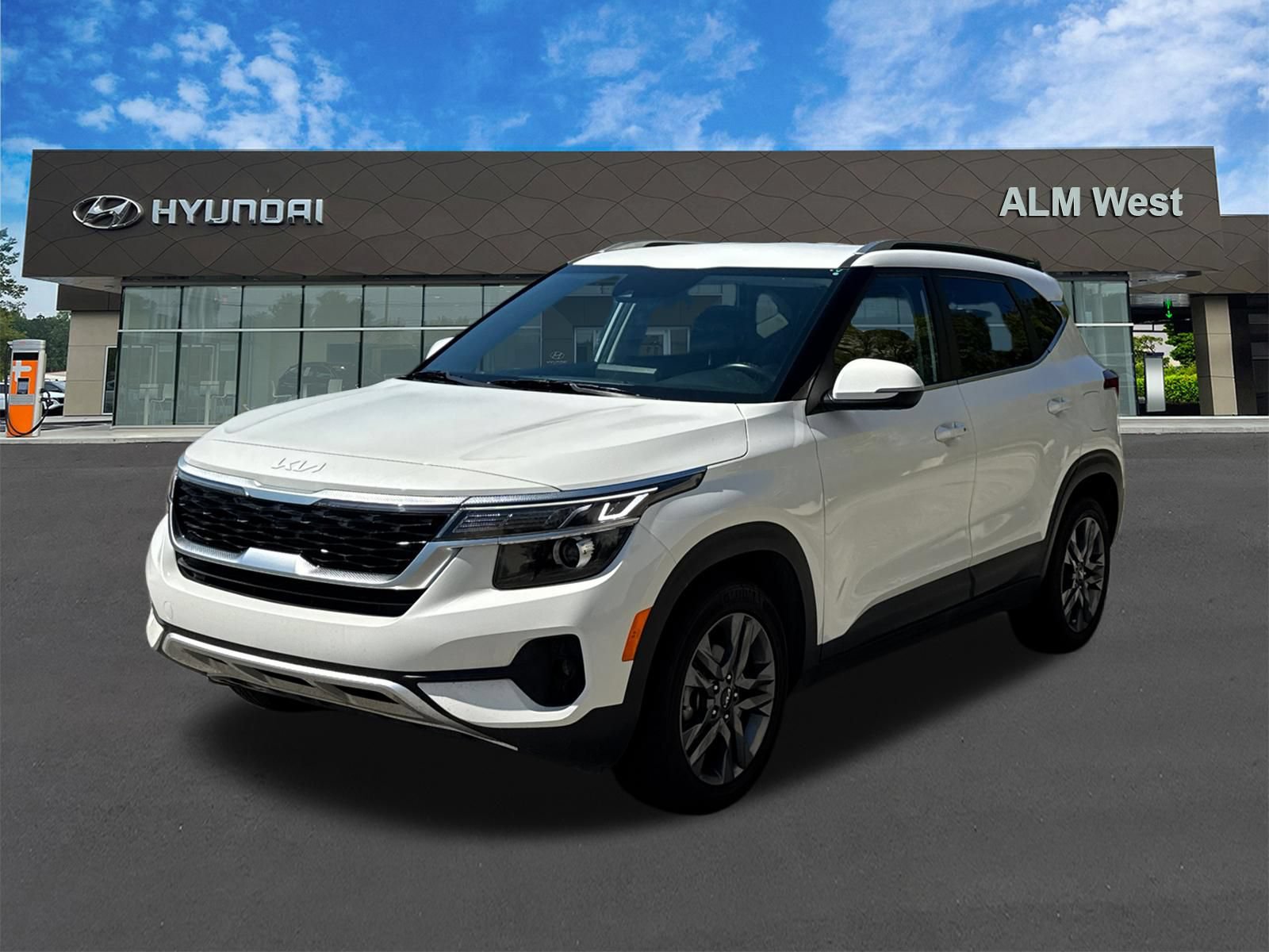 Used 2023 Kia Seltos S FWD image 1