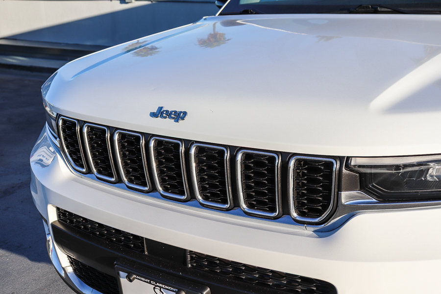 Used 2023 Jeep Grand Cherokee L Laredo RWD image 6