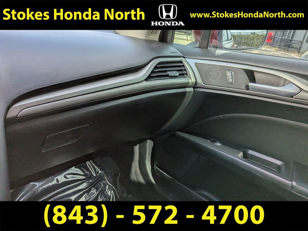 Used 2019 Ford Fusion SE image 17