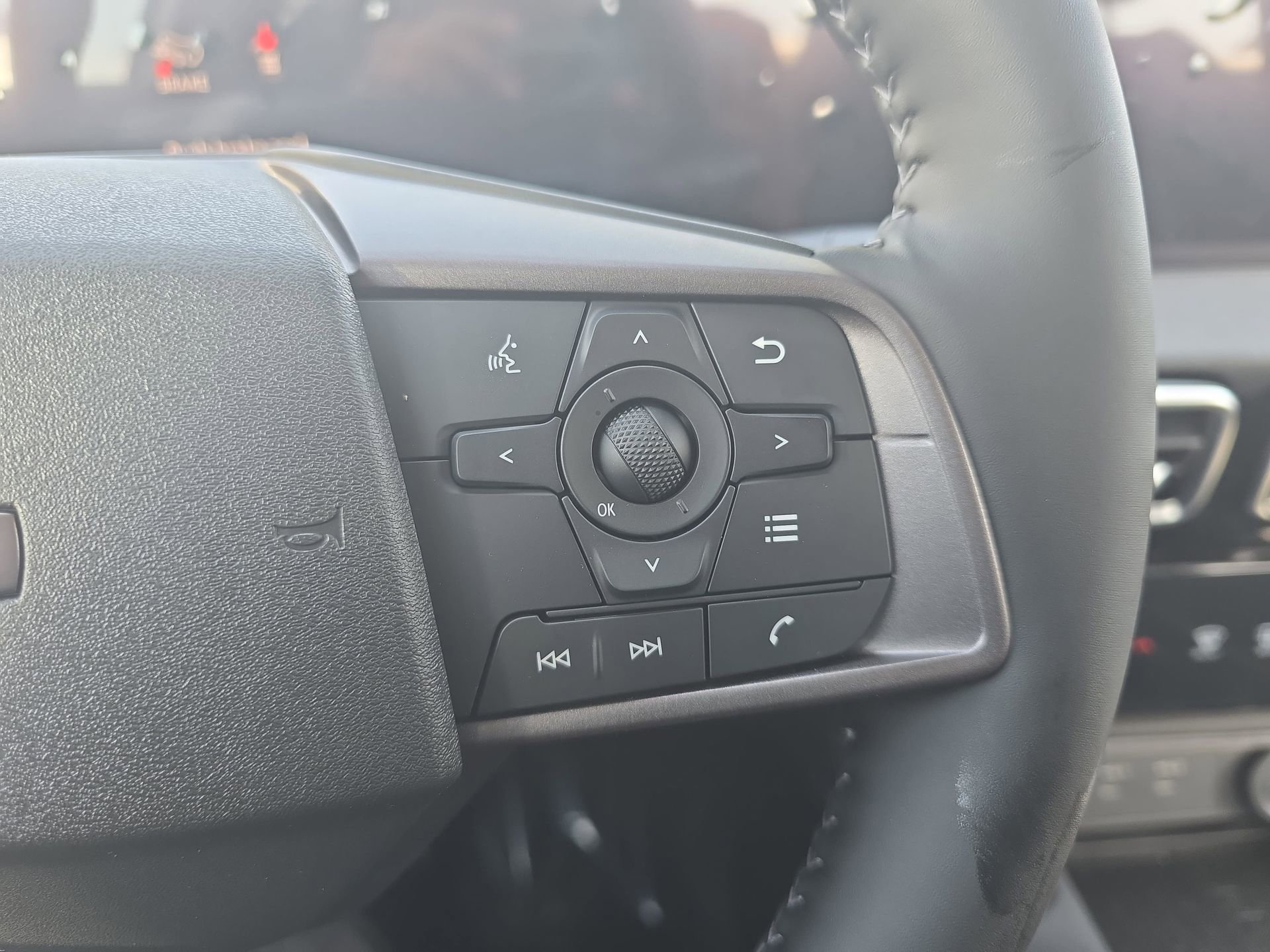 New 2026 Nissan Sentra SV w/ SV Convenience Package FWD image 18