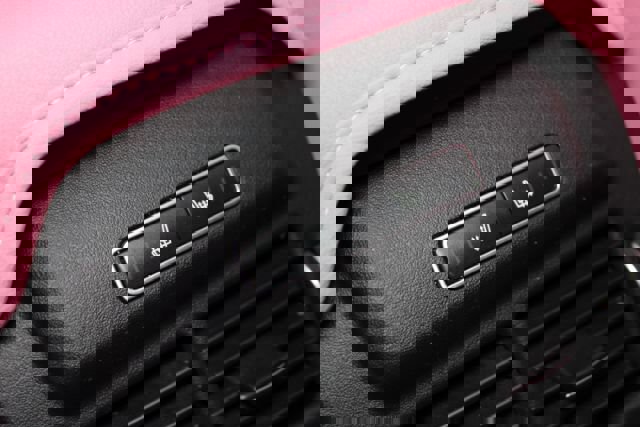 Used 2018 Land Rover Range Rover Evoque SE Premium image 20