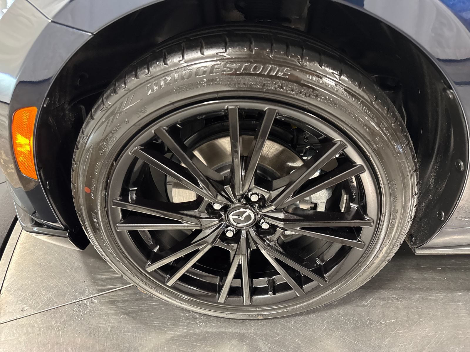 Used 2025 MAZDA MX-5 Miata Club w/ Weather Package RWD image 2