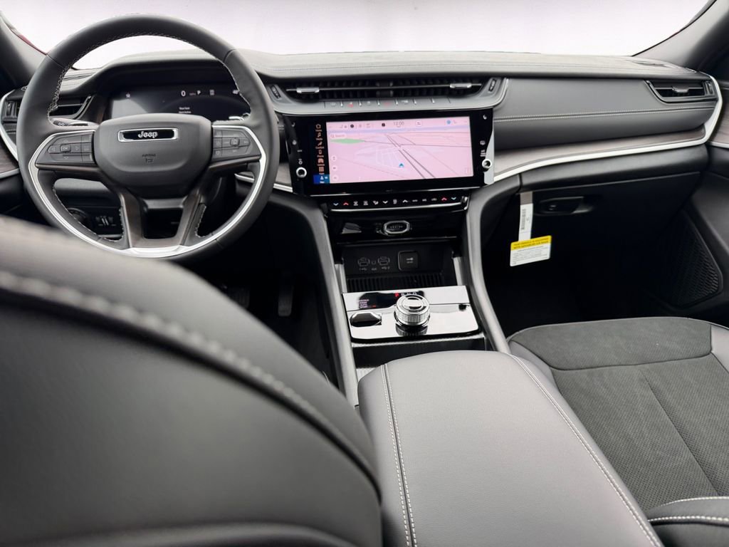 New 2026 Jeep Grand Cherokee Laredo image 10