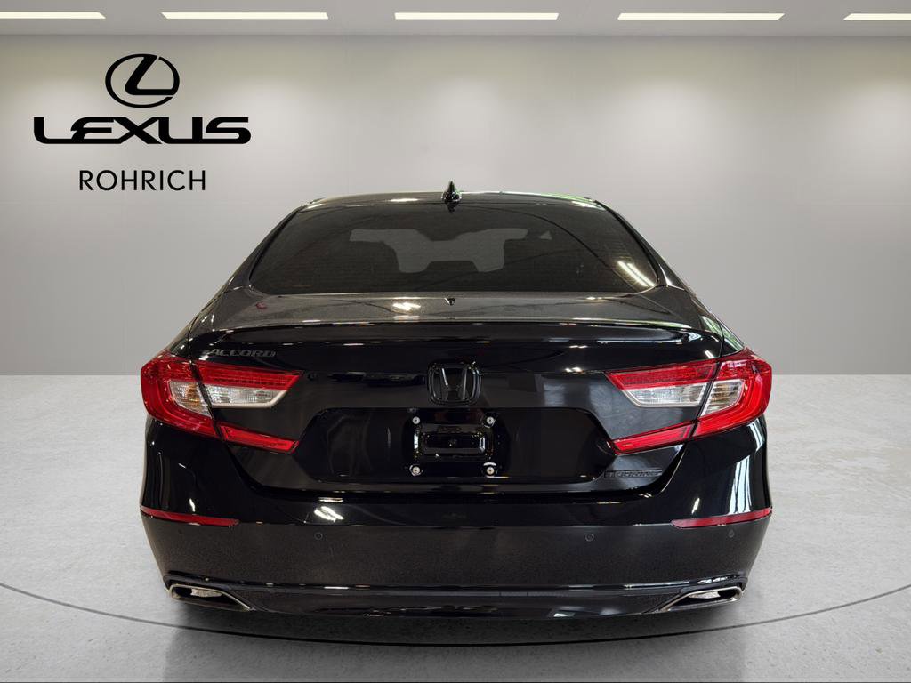 Used 2018 Honda Accord Touring image 7