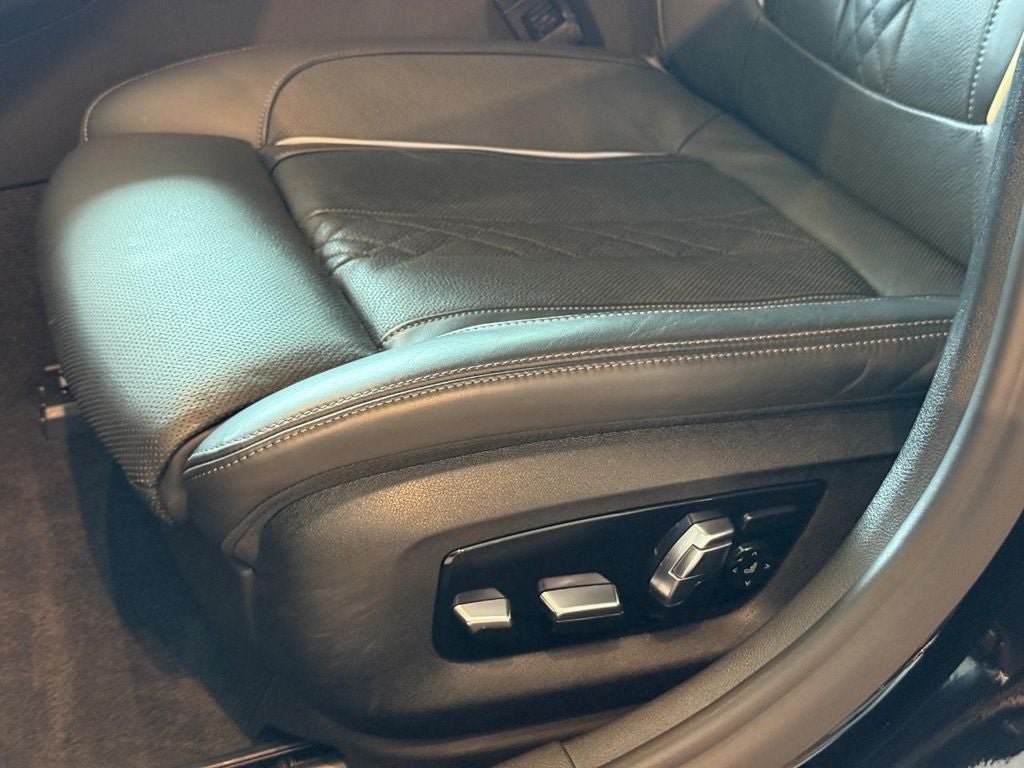 Used 2022 BMW M550i xDrive w/ Dynamic Handling Package AWD/4WD image 29
