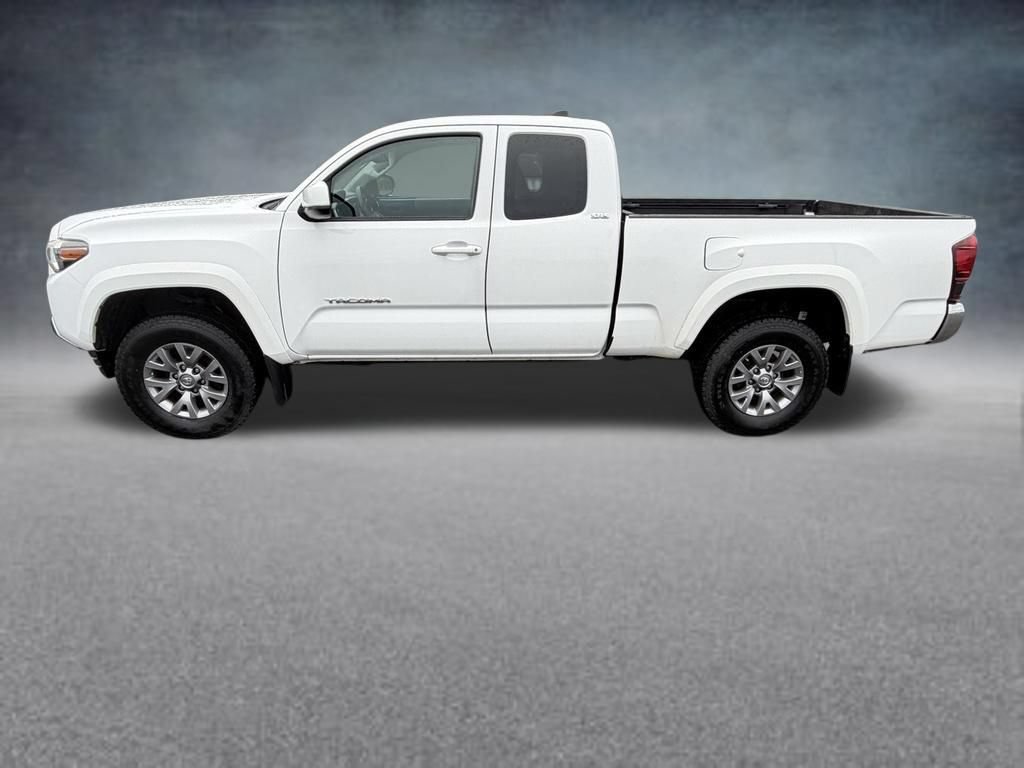 Used 2018 Toyota Tacoma SR5 AWD/4WD image 2
